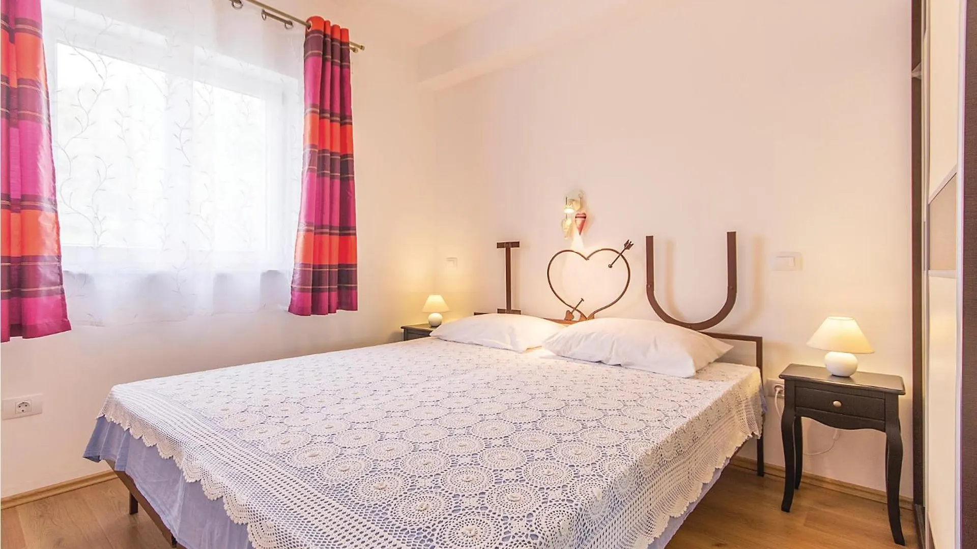 5 Bedroom Amazing Home In Medulin